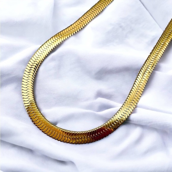 Jennifer Zeuner Karli 14K Gold Hamilton Yellow Gold Herringbone Necklace NEW - Picture 5 of 12